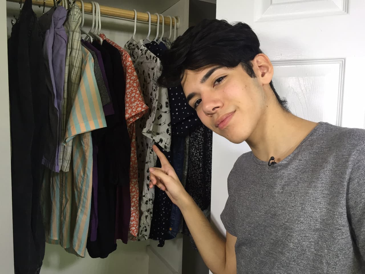 Nuestras cámaras se colaron en casa de Yoandri. El cubano nos mostró los rincones de su crib.