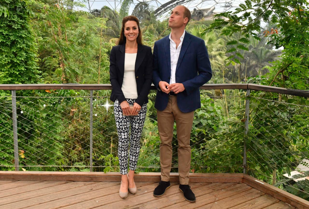 Kate Middleton presume de sus pantalones de 25 dólares 