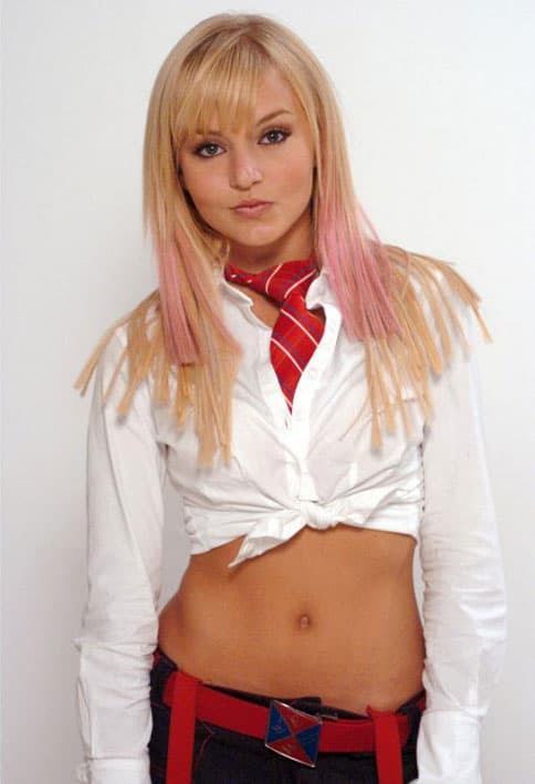 Desde "Rebelde" Angelique lució muy guapa y con su envidiable abdomen plano.