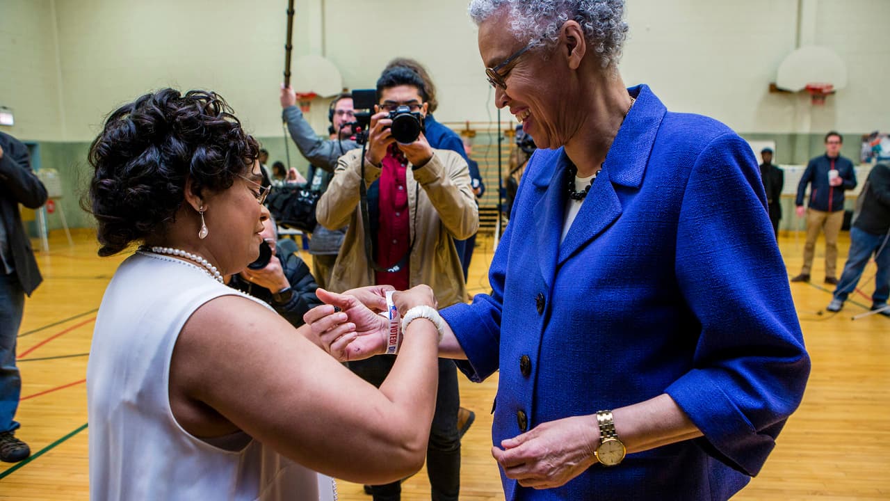 La candidata a la alcaldía de Chicago fue a votar el 2 de abril. Según información de la Junta Electoral de Chicago, fue una jornada prácticamente sin incidentes, salvo por una casilla donde los jueces electorales no llegaron y tuvieron que ser remplazados.
