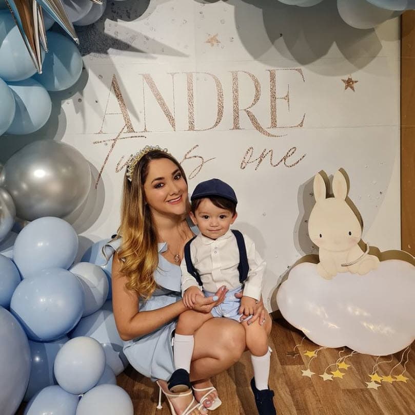 Sin importarle las críticas, la artista ha defendido en más de una ocasión su decisión de ser madre soltera. “Yo estaba lista, pero el amor no estaba listo, el amor como pareja no estaba listo, (...) entonces decidí hacerlo diferente”,
<a href="https://www.vix.com/es/cultura-pop/227726/sherlyn-confeso-por-que-decidio-ser-madre-soltera-y-sus-fans-estan-muy-orgullosos-de-ella" target="_blank">comentó</a> en sus redes sociales.