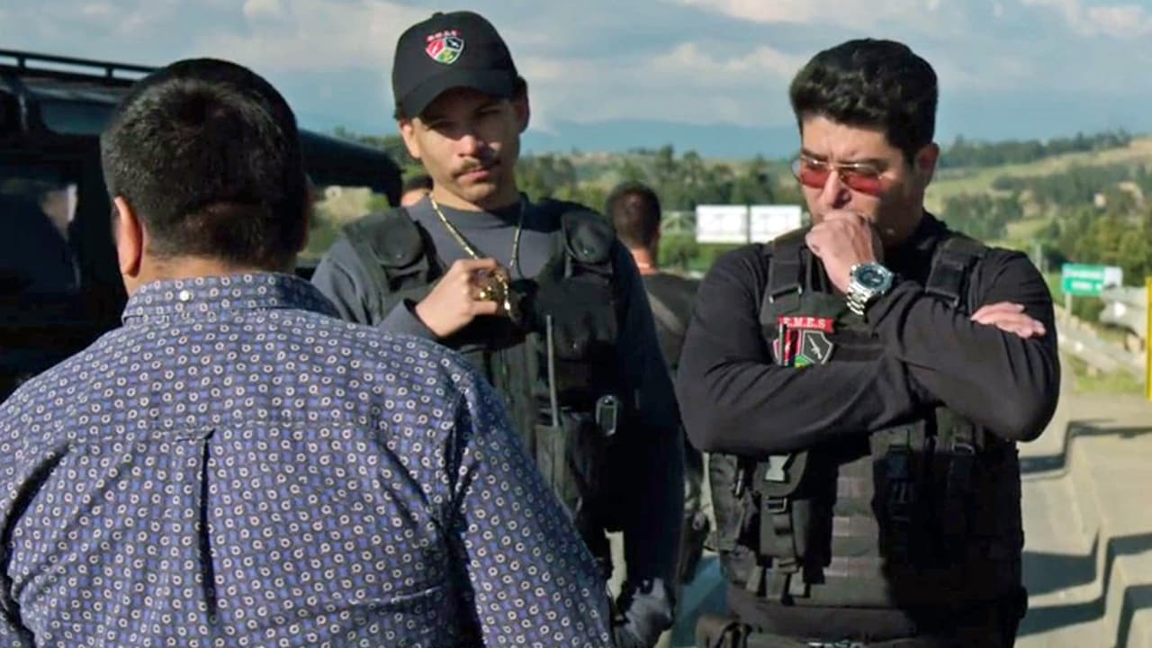 La crueldad, la intimidación y la tortura caracterizan las acciones de '
<b>Los Emes</b>', a los que no quieren colaborar, les queman sus casas y los asesinan a sangre fría.