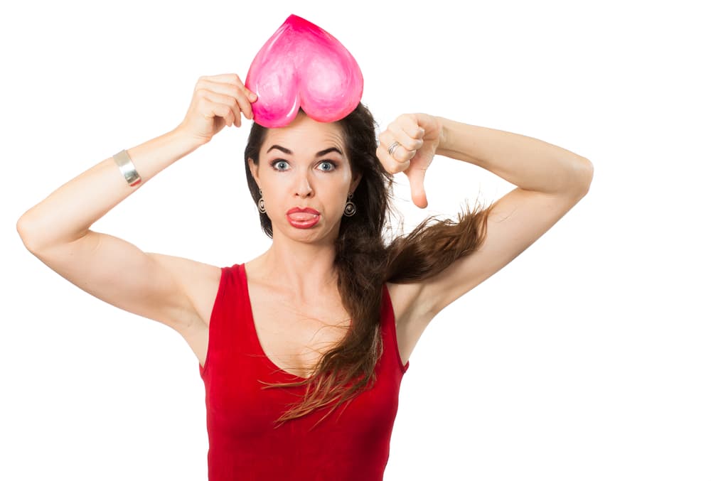 La otra área que será muy influida es la sentimental porque estarás terminando lo que no te conviene y al hacerlo te sentirás libre por haberte despojado de una pesada carga, un poco doloroso al principio, por eso de la costumbre, pero saludable para tu ser interno, al final.