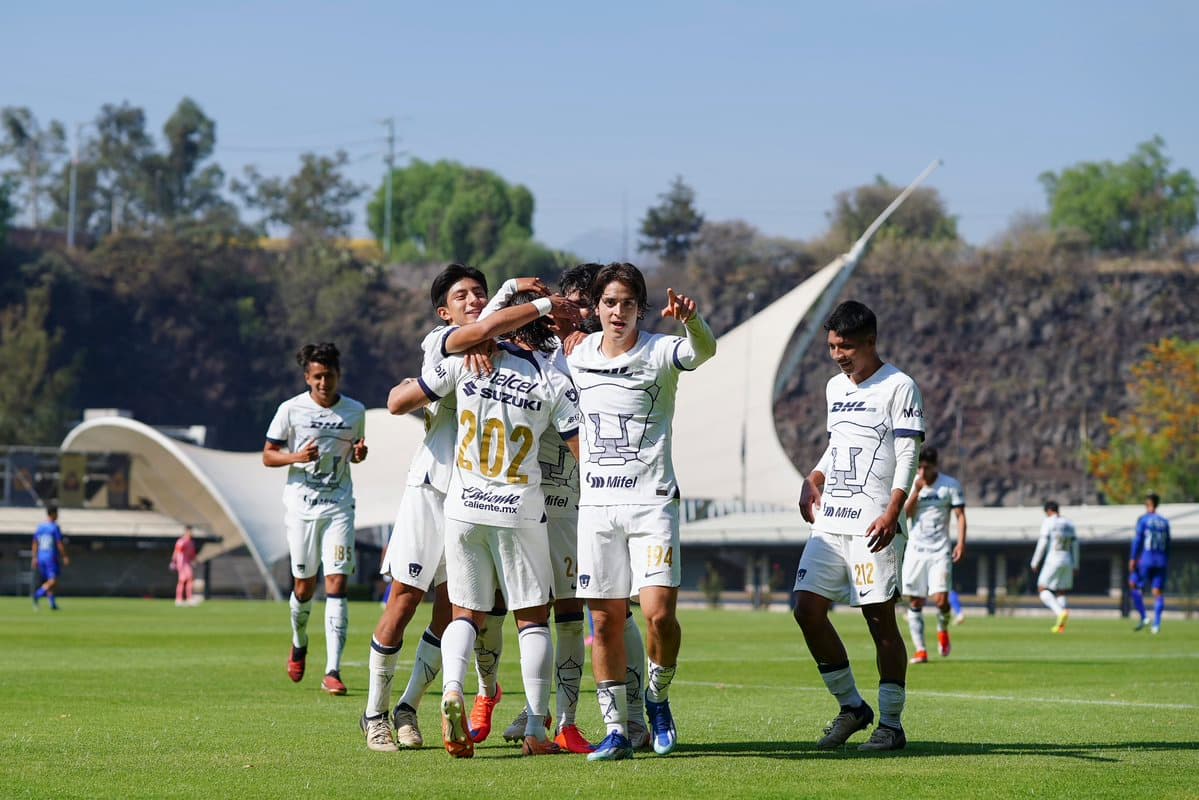 Pumas Sub-23 vence al Cruz Azul gracias a los hermanos Sámano 