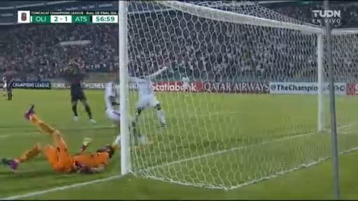 ¡Échenle una mano! Vargas tapa el tercero de Olimpia a una mano