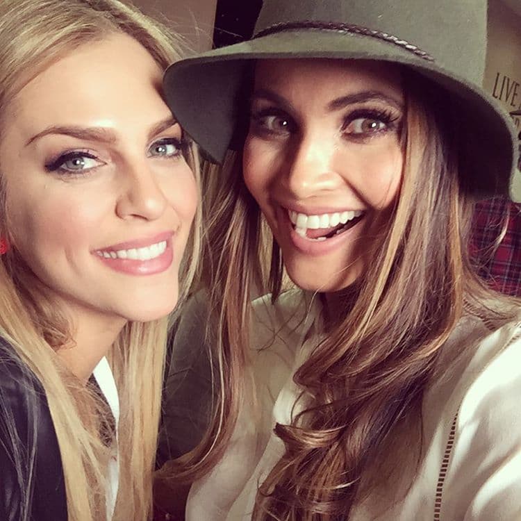 Y es que estará desde la alfombra roja del Latin Grammy.