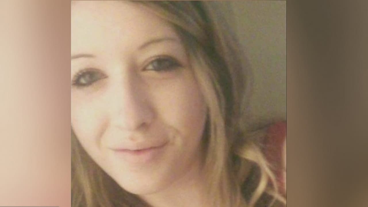 Acusan a novio de mesera encontrada muerta en una zona rural de Illinois de ocultar el homicidio