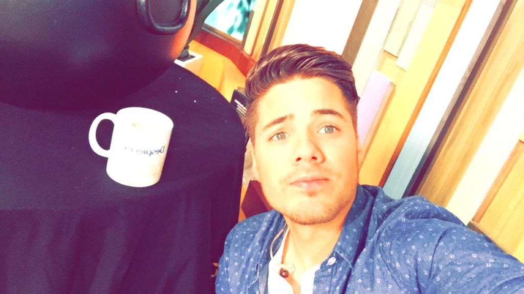 "Es la hora de........ El café", dijo William. (Octubre 2, 2015)