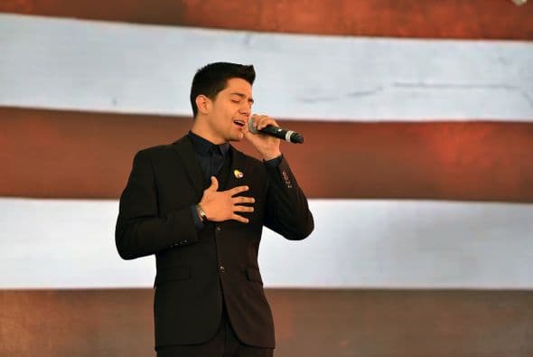 Para ponerle sabor a esta fiesta, Luis Coronel nos deleitó con su estilo único.