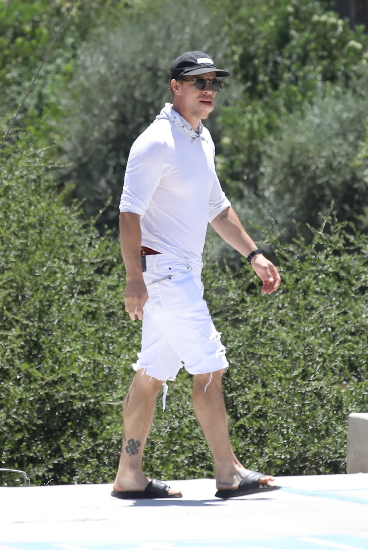 En el punto donde ocurrió la desgracia hay árboles y arbustos cubiertos por el agua que pudieron impedir que la actriz pudiera llegar sana y salva a su bote.
<br>