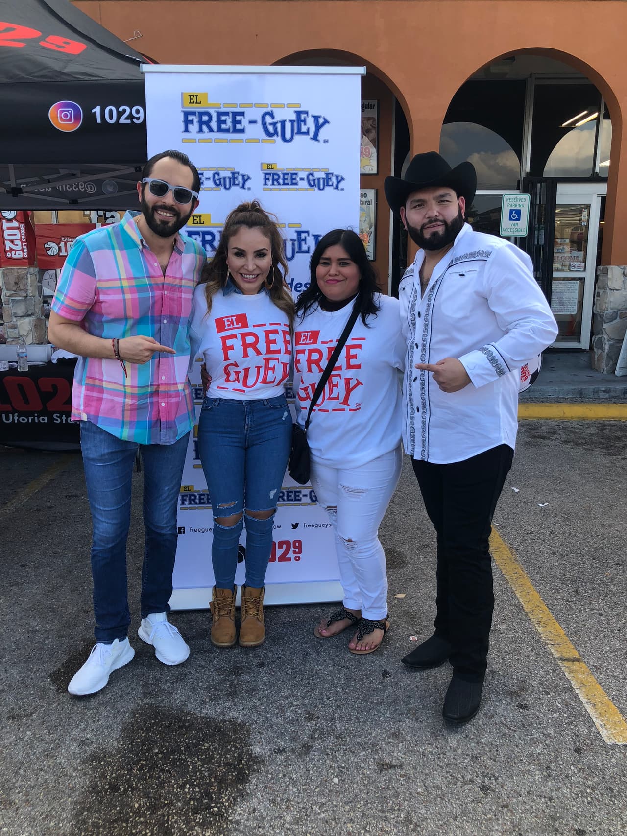 El trío de locutores disfrutó de cada momento en compañia de sus oyentes.