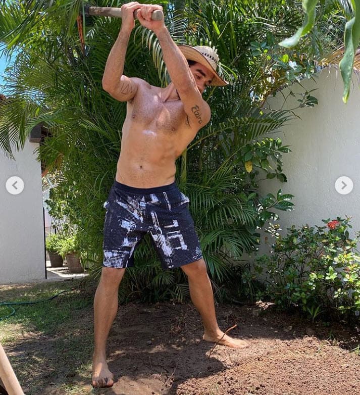 Tan consciente está de sus destrezas, que él mismo se puso a las órdenes de sus seguidores. 
<br>