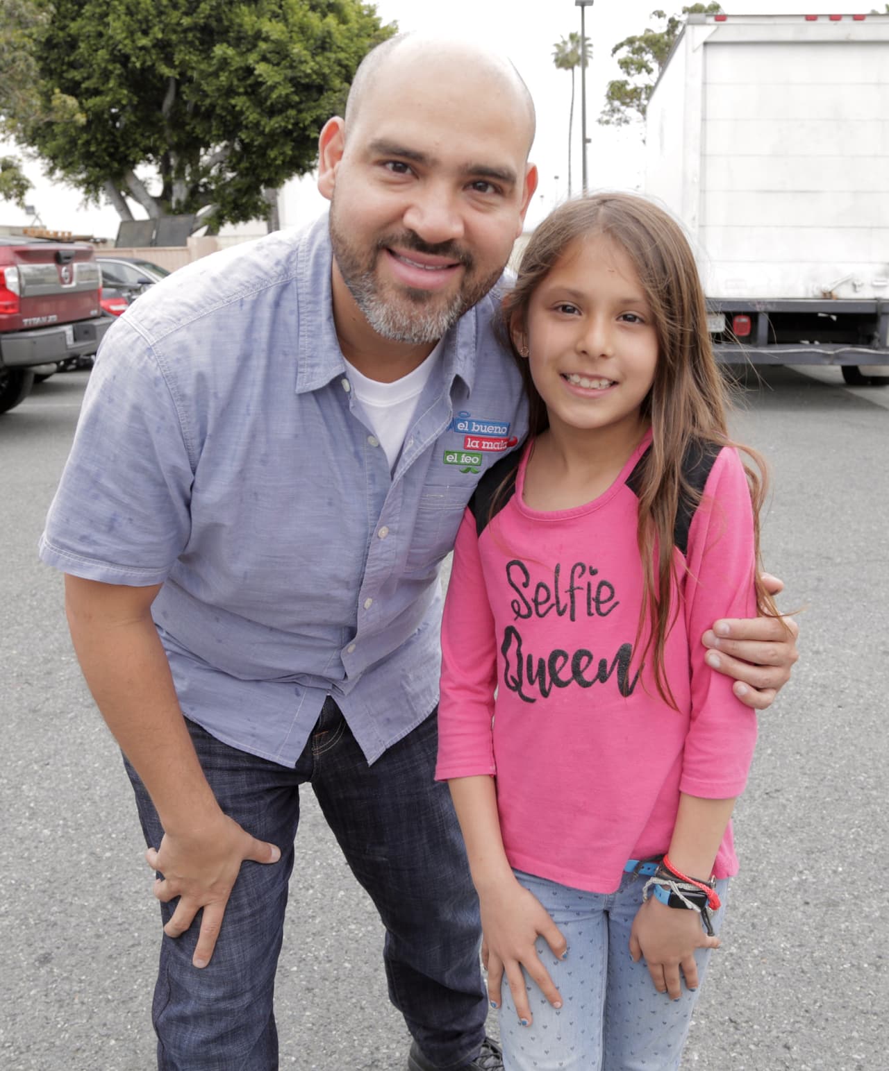 Los niños también escuchan El Bueno, La Mala y El Feo.
