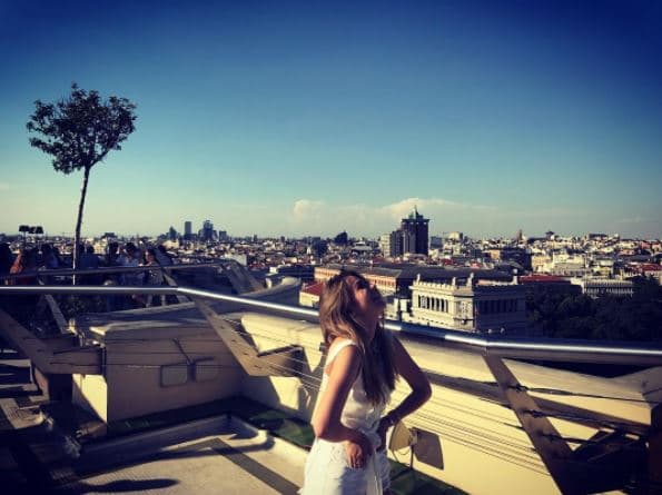 Coincidentemente, la hija de la primera dama de México, Angélica Rivera, compartió una imagen el 24 de julio en la misma terraza en Madrid, y en donde daba entender que en ese momento abandonaba la ciudad española.