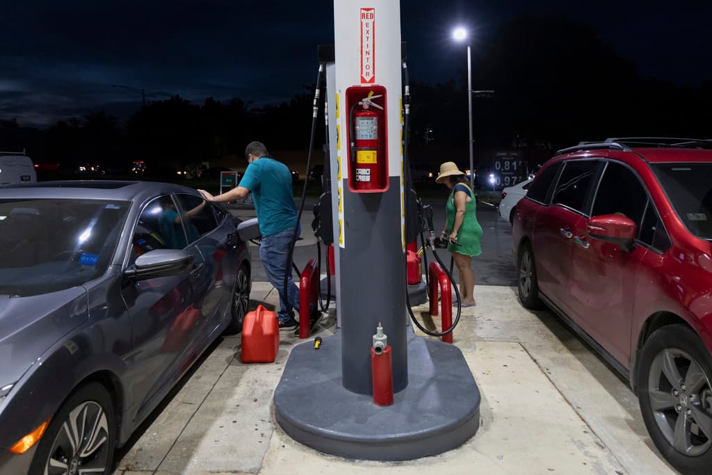 <b>Medidas del gobierno</b>: La gobernadora prometió cancelar el contrato de Luma y está buscando proveedores que sumen 800 megavatios de energía para evitar un colapso en verano, aunque advierte que los cambios tomarán tiempo.