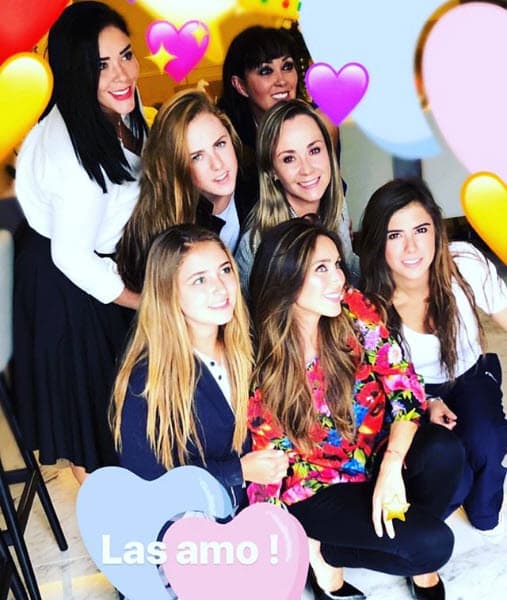 "Ayer un día hermoso y lleno de amor. ¡Las amo amo con toda mi alma!", expresó Marichelo en su cuenta de Instagram.