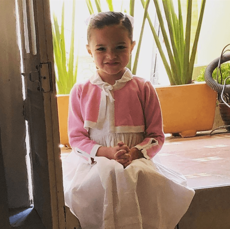 Su respuesta fue un contundente "no", pues señaló que siente "un poquito de pena" ante las cámaras; sin embargo, durante su asistencia al show se le vio muy contenta, segura y caristmática.