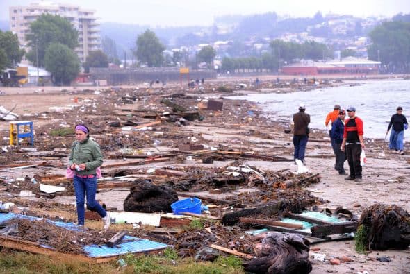 La ola gigante llegó a múltiples países del Pacífico, pero causó víctimas solo en Chile.