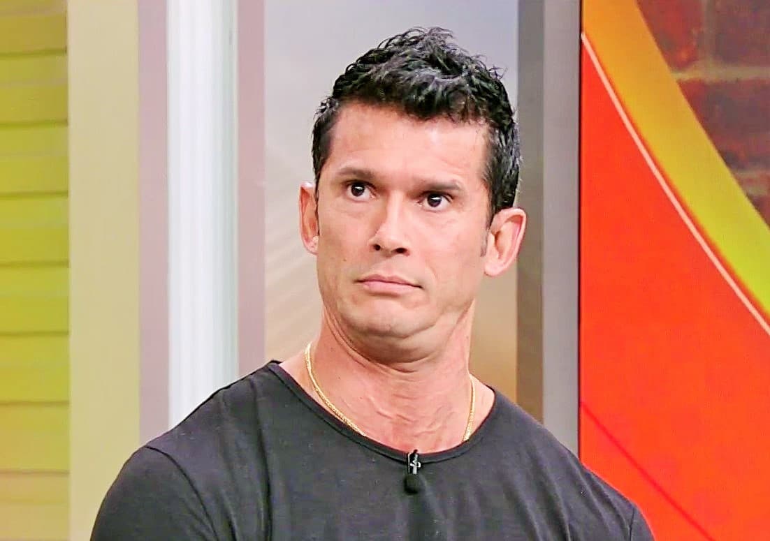 Roberto Soto dijo que él ha sentido ganas de soltar lágrimas cuando ve a su hija haciendo algo que le causa orgullo, pero admitió que él mismo se detiene de mostrar sus sentimientos.
<br>