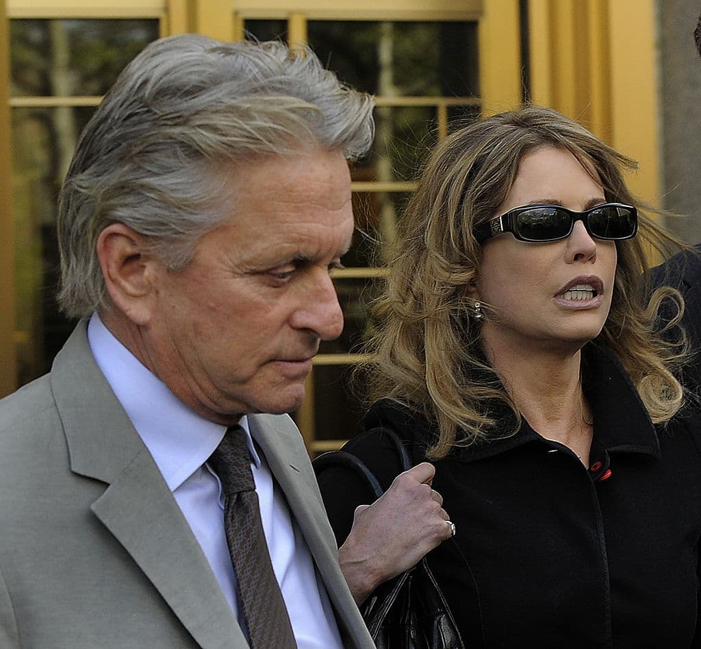 Michael Douglas y Diandra Luker – La pareja se casó en 1977 y se divorciaron en el año 2000.