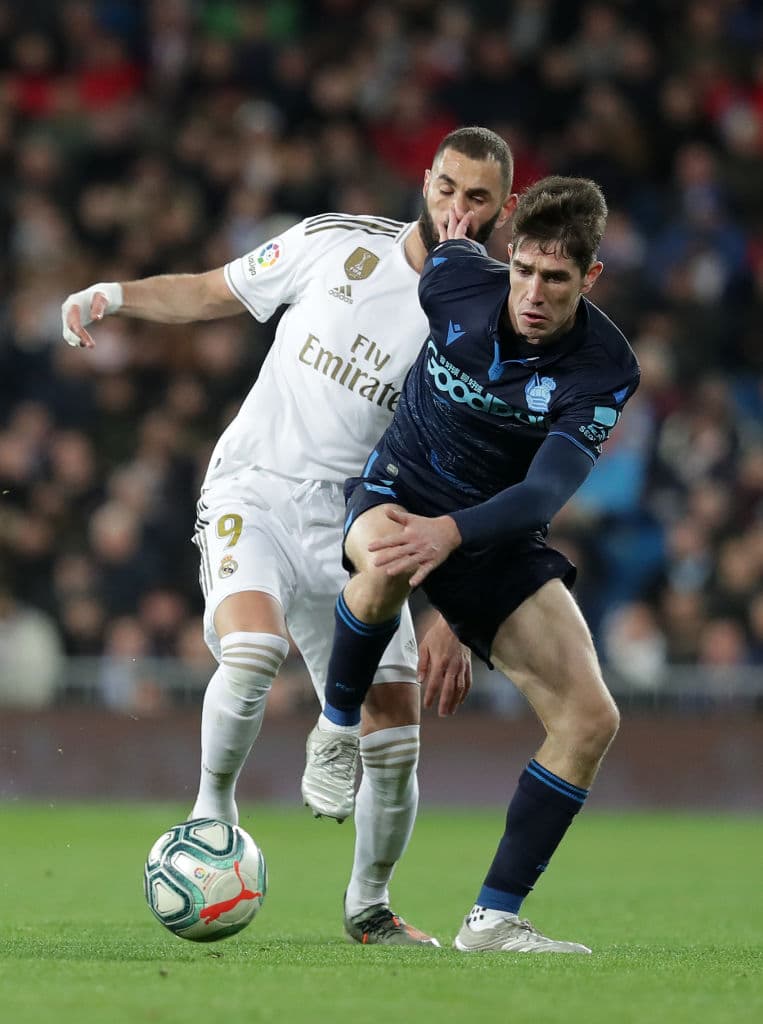 Con goles de Karim Benzema, Federico Valverde y Luka Modric, el Real Madrid sigue con la presión sobre el Barcelona.
