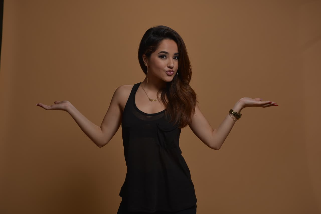Sí, hablamos de Becky G, quien en 2015 posó en nuestro estudio muy cute y lista para seguir triunfando.