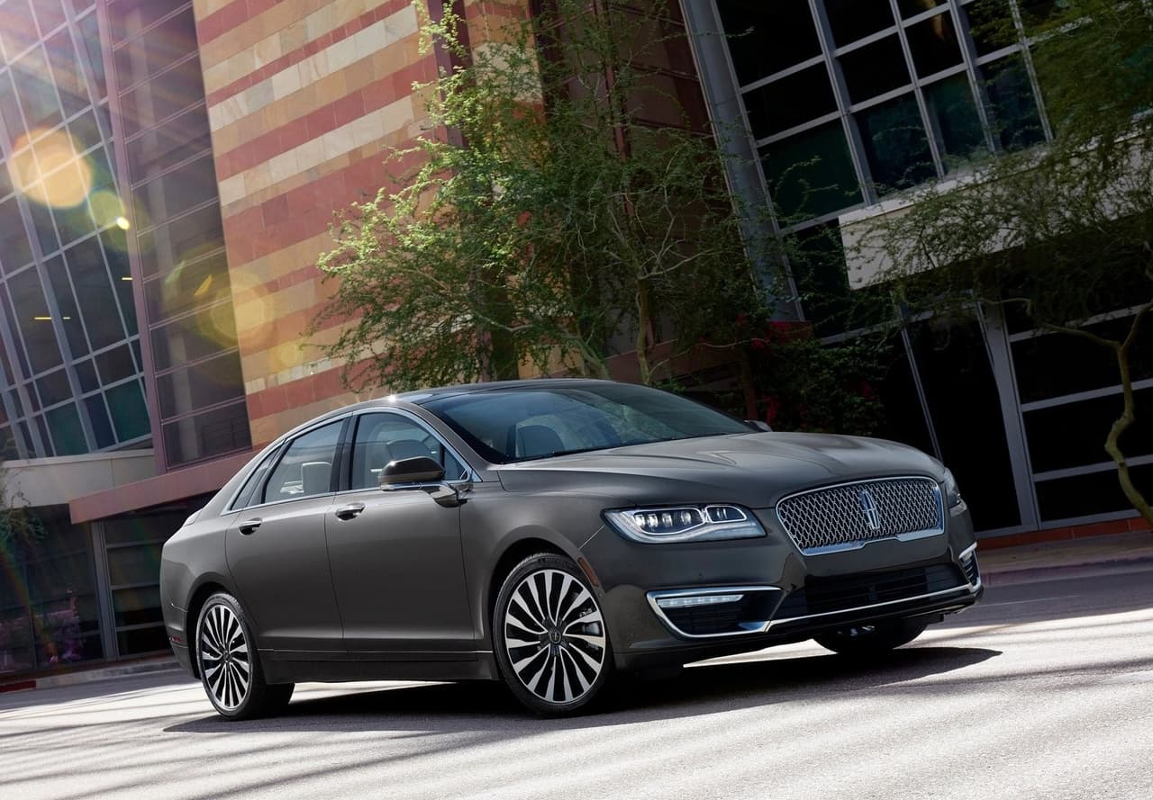 <h3 class="cms-H3-H3"><b>6. Lincoln MKZ</b></h3>
<br>
<br>
<b>Precio promedio tras 3 años de uso: </b>$21,517
<br>
<b>Depreciación promedio tras 3 años de uso:</b> 51.8%
<br>
<b>Diferencia de precio con modelo nuevo:</b> $23,112