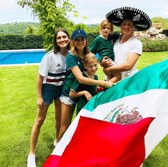 Paulina Goto, protagonista de 'Un camino hacia el destino', es otra de las celebridades que festejó el 2-1 de México ante Corea del Sur.