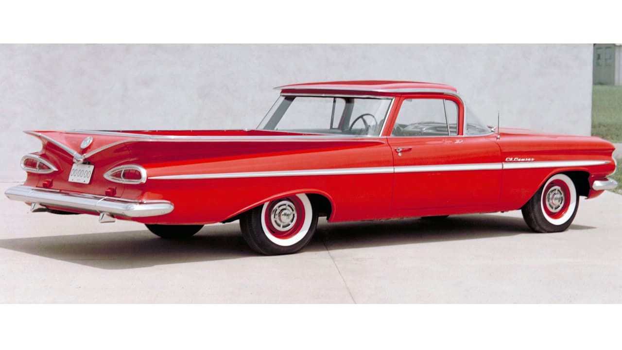Chevrolet, el archirrival de Ford, respondió en 1959, con su versión llamada El Camino en 1959. La 
<b>Chevrolet El Camino</b> fue construida hasta 1960, para regresar en 1964 sobre la plataforma del Chevy II, el primer mediano del fabricante.