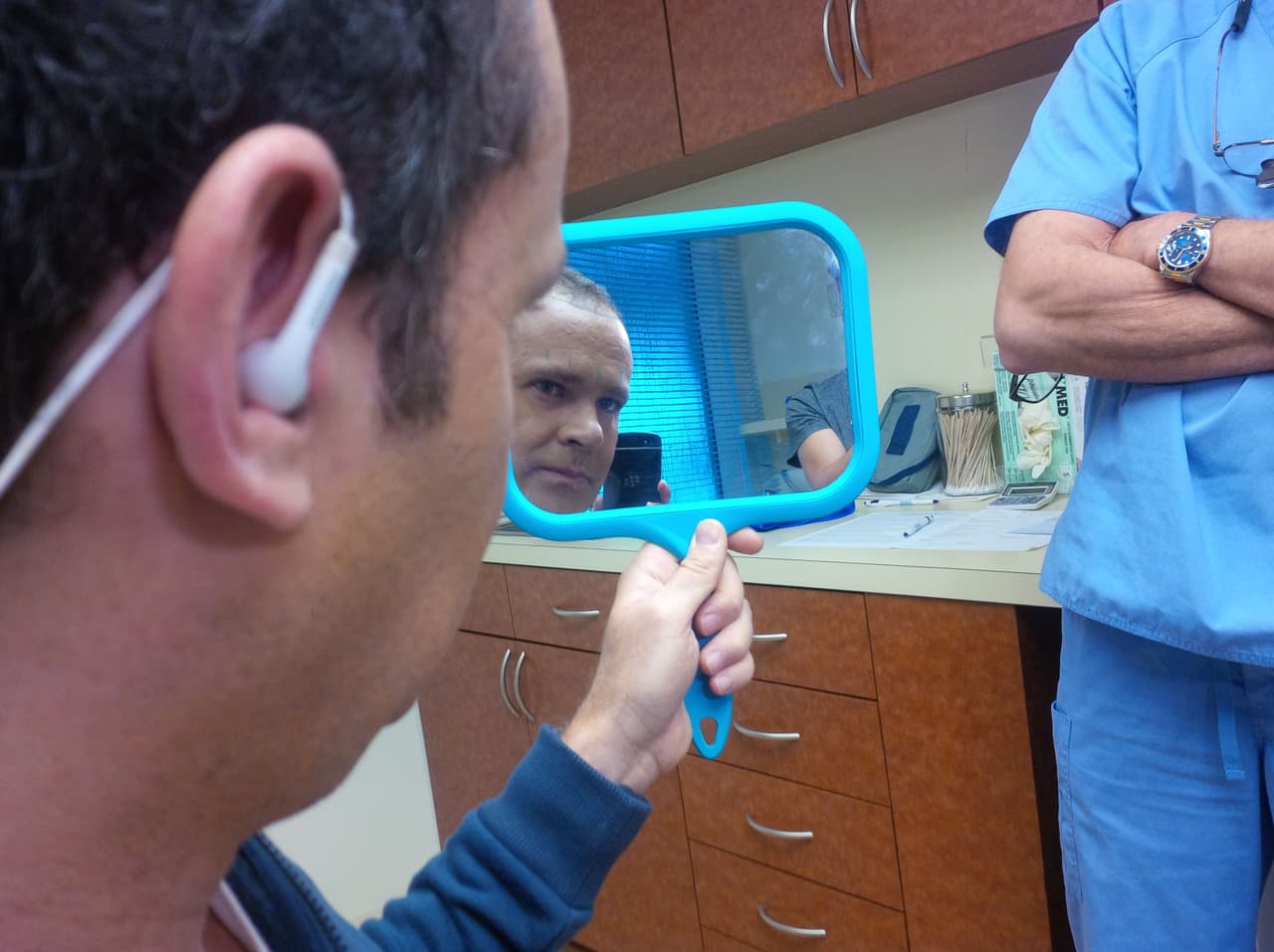 Luego de la intervención, el conductor de 
<a href="https://www.youtube.com/watch?v=8PFxSkrJvDs" target="_blank">Despierta América</a> aseguró: "Ahora voy a poder tener una cabellera casi casi de luchador, de Sansón".