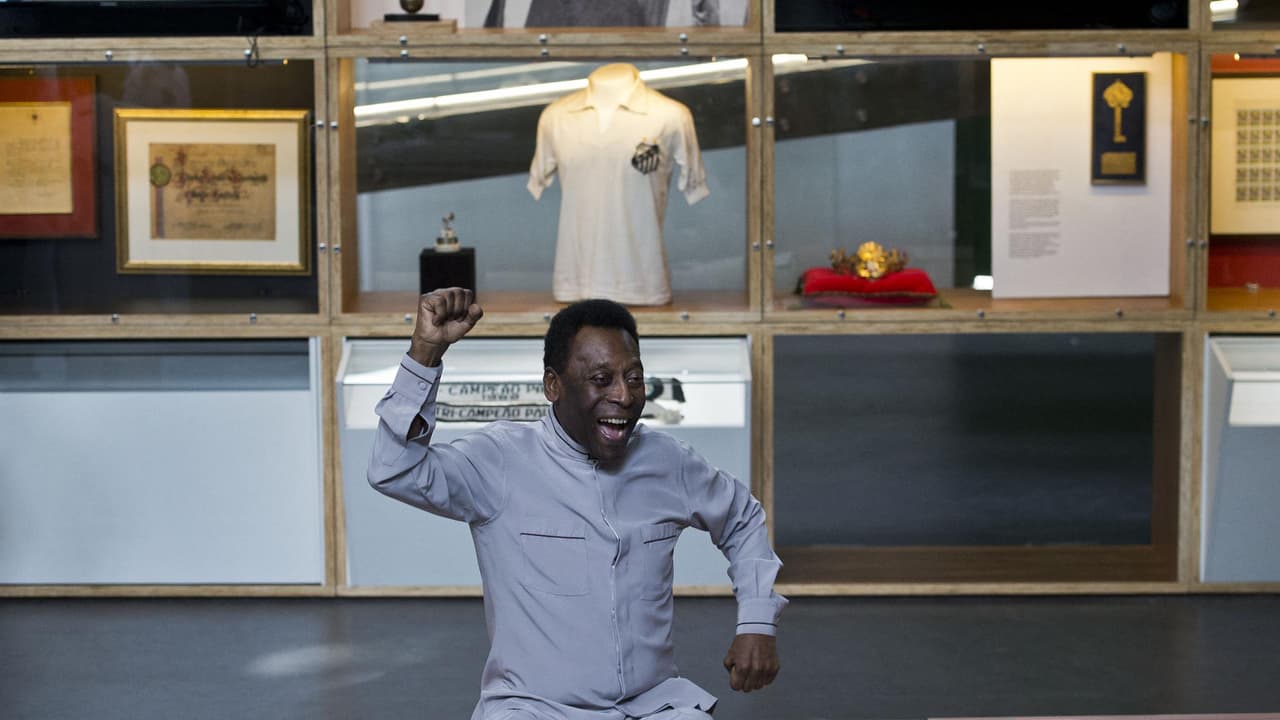 El club Santos de Brasil analiza la posibilidad de retirar el dorsal 10 de Pelé