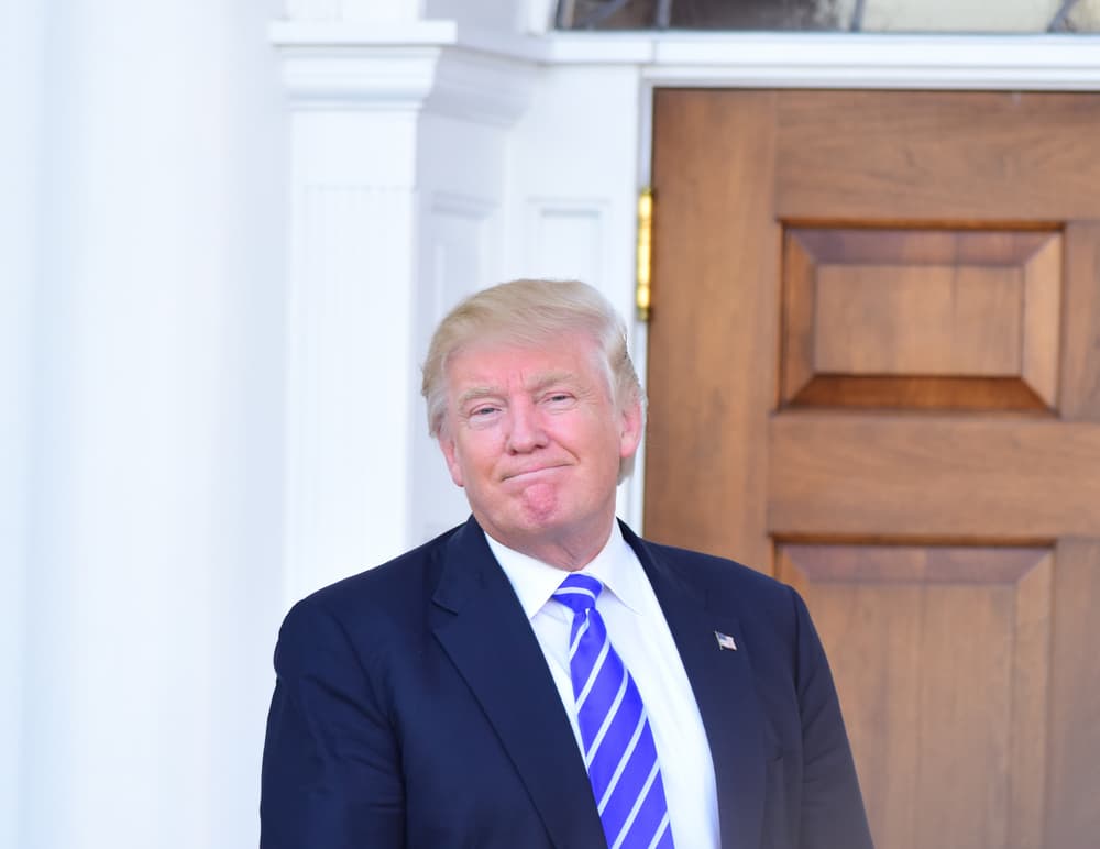 Las perspectivas de una carrera armamentista y de reactivar los programas de producción de armas atómicas causará mucho desconcierto, sin embargo, será más bulla que realidad, y poco a poco el agua estará tomando su nivel y después de los primeros meses de la administración Trump no se verán realizados muchos de los proyectos que le ayudaron a ganar la presidencia dentro de cierto sector de la población norteamericana.