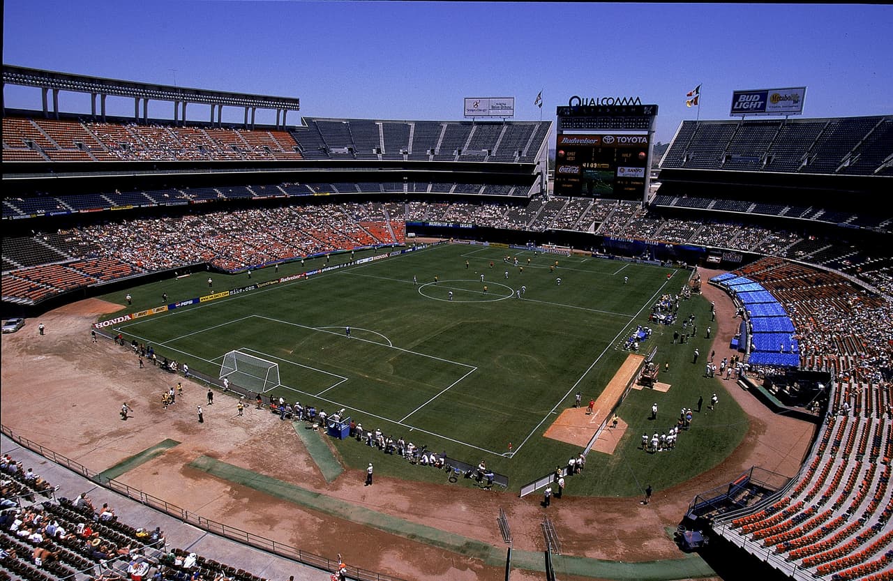 El formato regresó a Este vs. Oeste en 1999 en un partido que se jugaría en el Qualcomm Stadium de San Diego el 17 de julio. El Oeste lograría su primer triunfo por un marcador de 6-4.