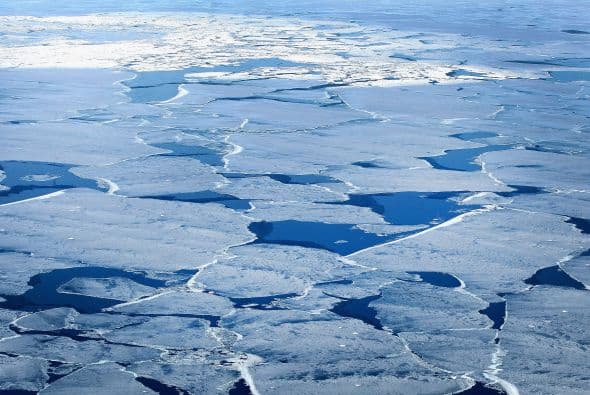 Este invierno frío, intenso y prolongado ha causado el congelamiento de más del 88% de las aguas de los Grandes Lagos en el Medio Oeste acercandóse a la cifra récord de 95% alcanzada en febrero del 1979.¡Recorre las hermosas imágenes!  