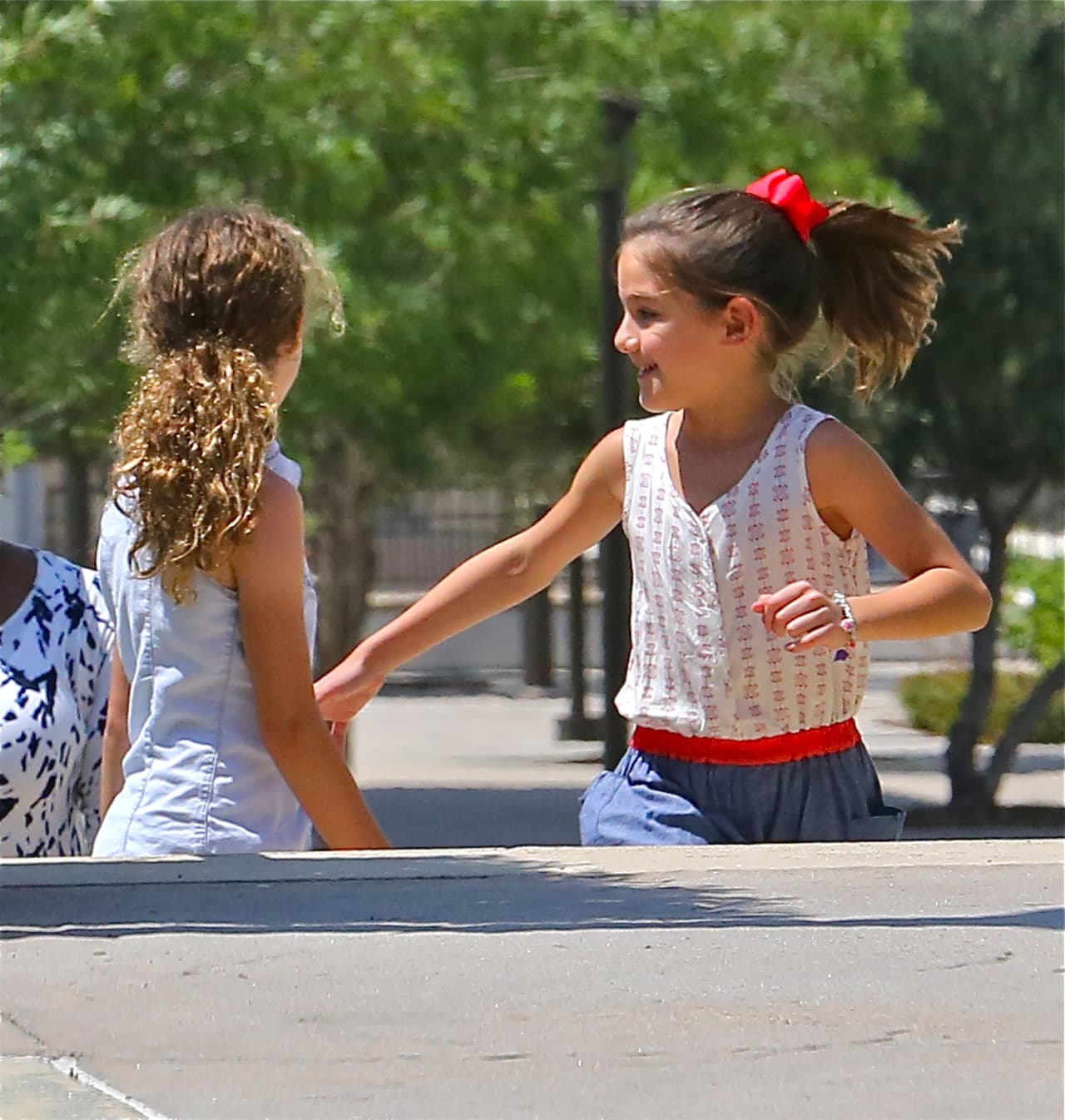 Estas fotografías nos dejan ver que es una pequeña muy feliz.