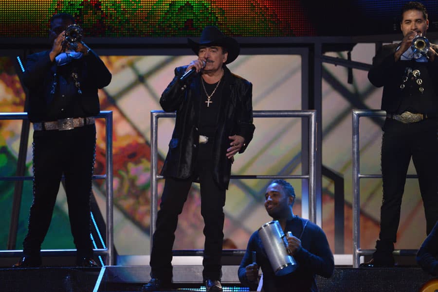 Por eso, aprovechó el escenario de Latin GRAMMY para apoyar al talento joven.