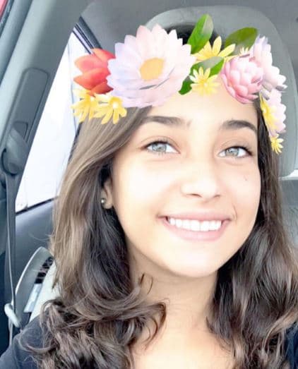 Verónica brilla por su belleza. Sus amigos y en casa le llaman Vero.