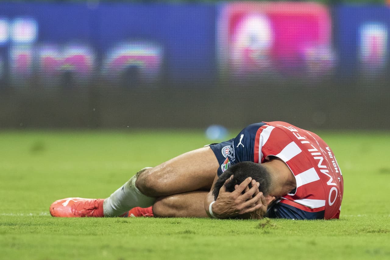 Las faltas no se hicieron esperar en un duelo que cada vez era más disputado.