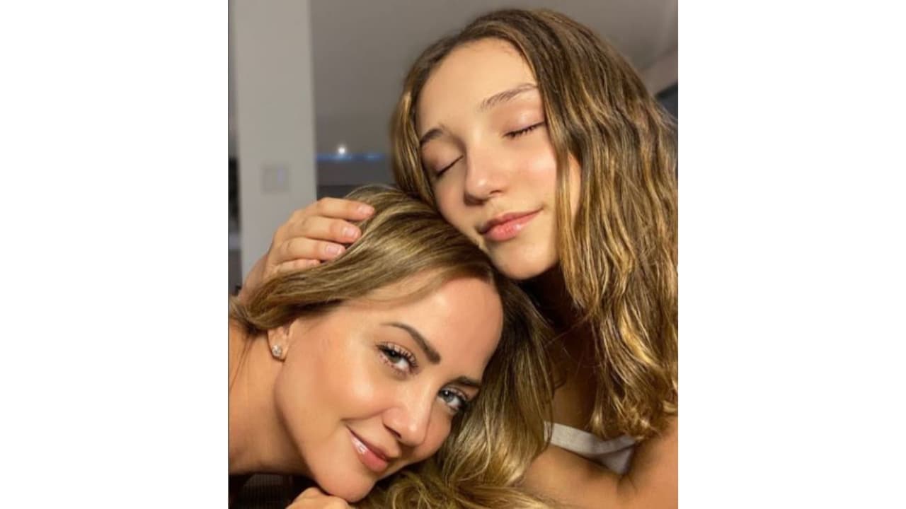Andrea Legarreta y su hija