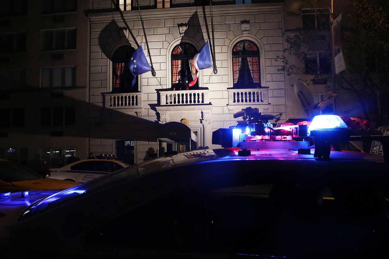 El incremento de seguridad viene luego de los atentados terroristas ocurridos en París este vierenes.