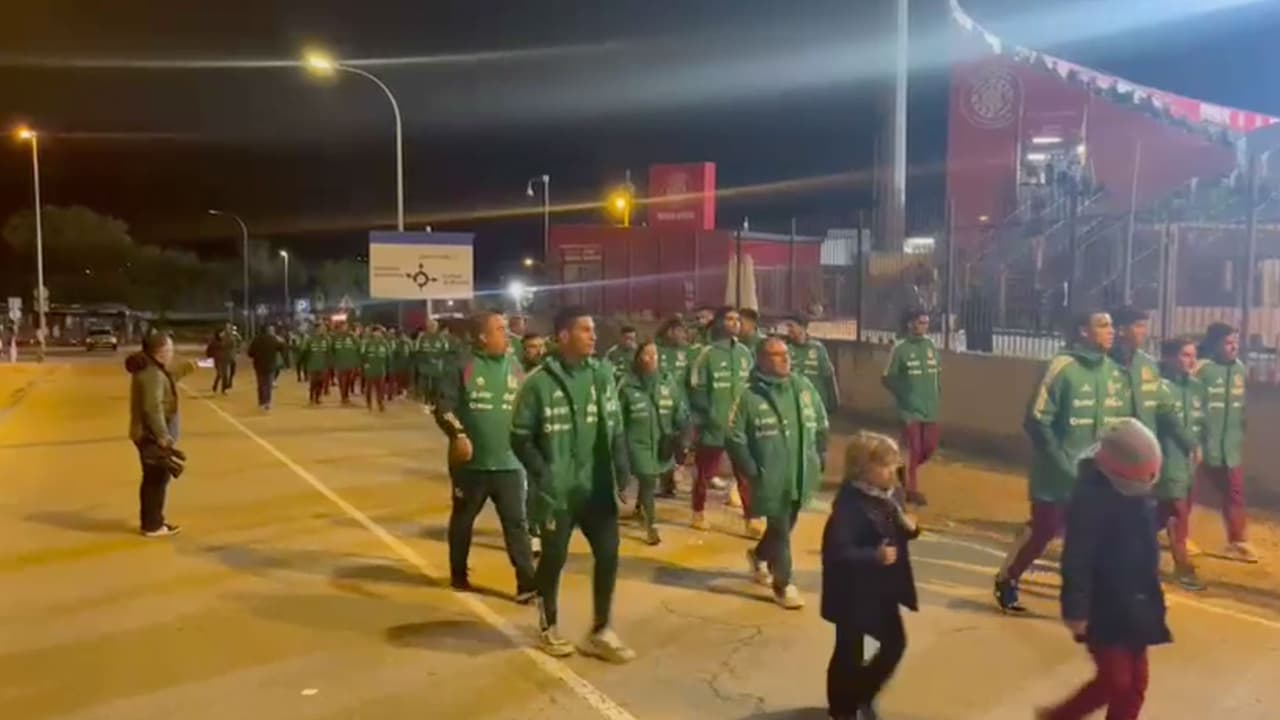 Entre fans que preguntan por Chicharito, el Tri fue al juego del Girona