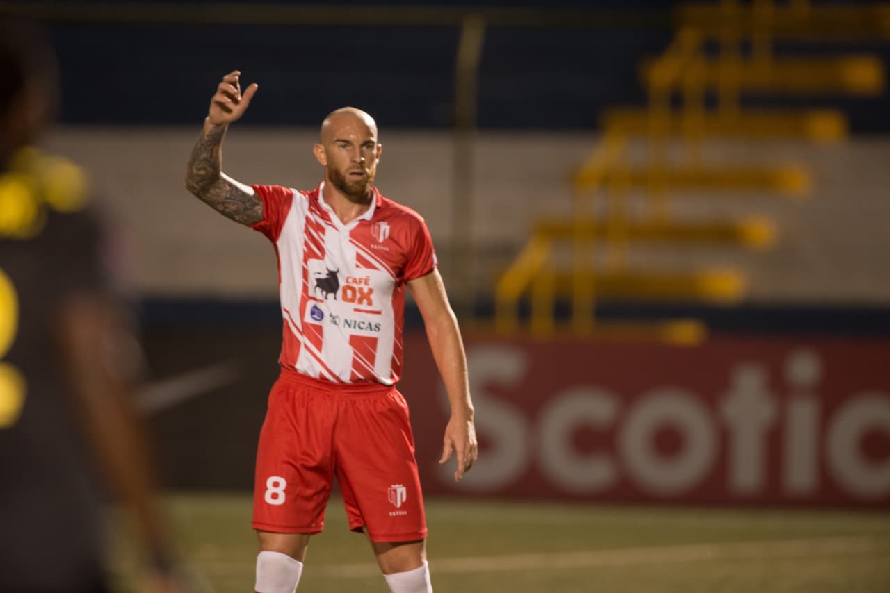 Con doblete de Gyasi Zardes, gole de Jonathan Mensah y gol de Pedro Santos, Columbus Crew vence 0-4 al Estel´í y ya se ven en los cuartos de final del torneo.