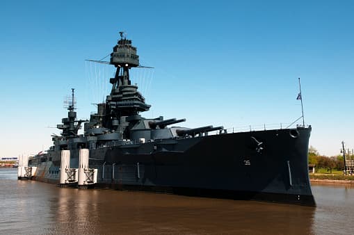 Actividad: Búsqueda de estrellas en el acorazado (Star-Spangled Star Search)
<br>Lugar: Battleship Texas State Historic Site