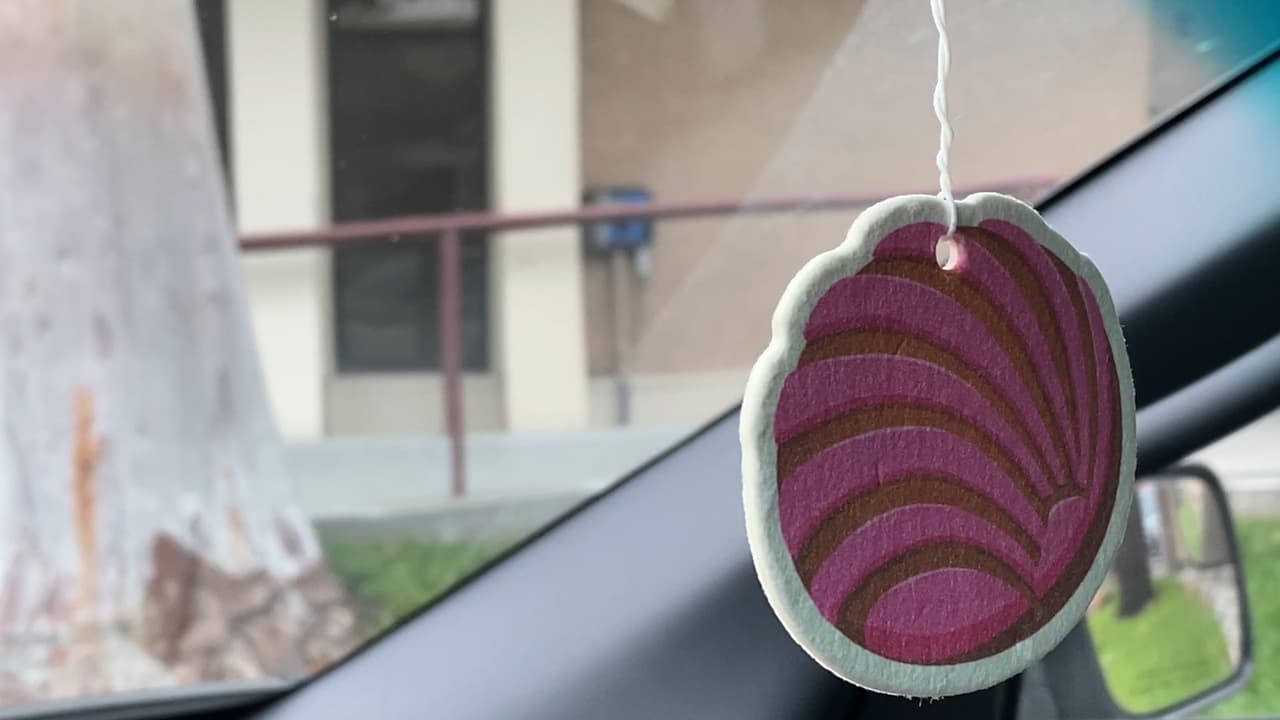 Uno de los diseños de los aromatizantes para vehículos es la famosa Concha, un pan dulce tradicional mexicano.
<br>