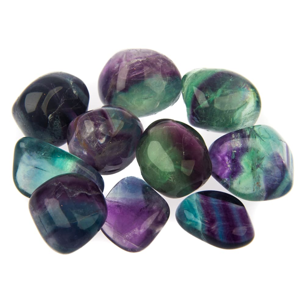 La fluorita es un mineral que se forma tras combinar calcio con flúor y resulta en un cristal que puede llegar a tener tonalidades muy bellas, desde azul, verde, morado, rosa, naranja o hasta amarillo.