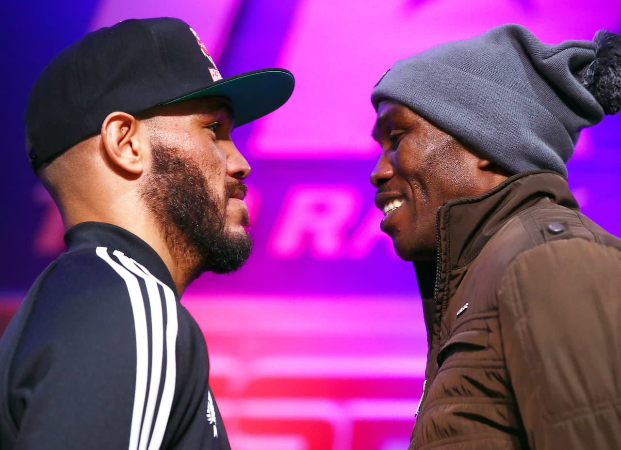 El mexicano Raymundo Beltrán por fin pudo coronarse monarca mundial en su cuarto intento ante Paulus Moses. Ray se llevó el triunfo por decisión unánime después de 12 asaltos en Reno, Nevada.