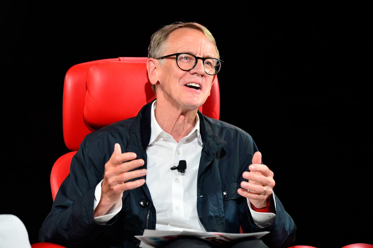 <b>Posición:</b> 9
<br>
<br>
<b>Nombre y edad:</b> John Doerr, 71 años
<br>
<br>
<b>Empresa:</b> Director de la firma de inversionistas Kleiner Perkins.
<br>
<br>
<b>Rank entre los más ricos del mundo:</b> 223
<br>
<br>
<b>Fortuna:</b> $8.8 mil millones ($12.7 mil millones en 2022)