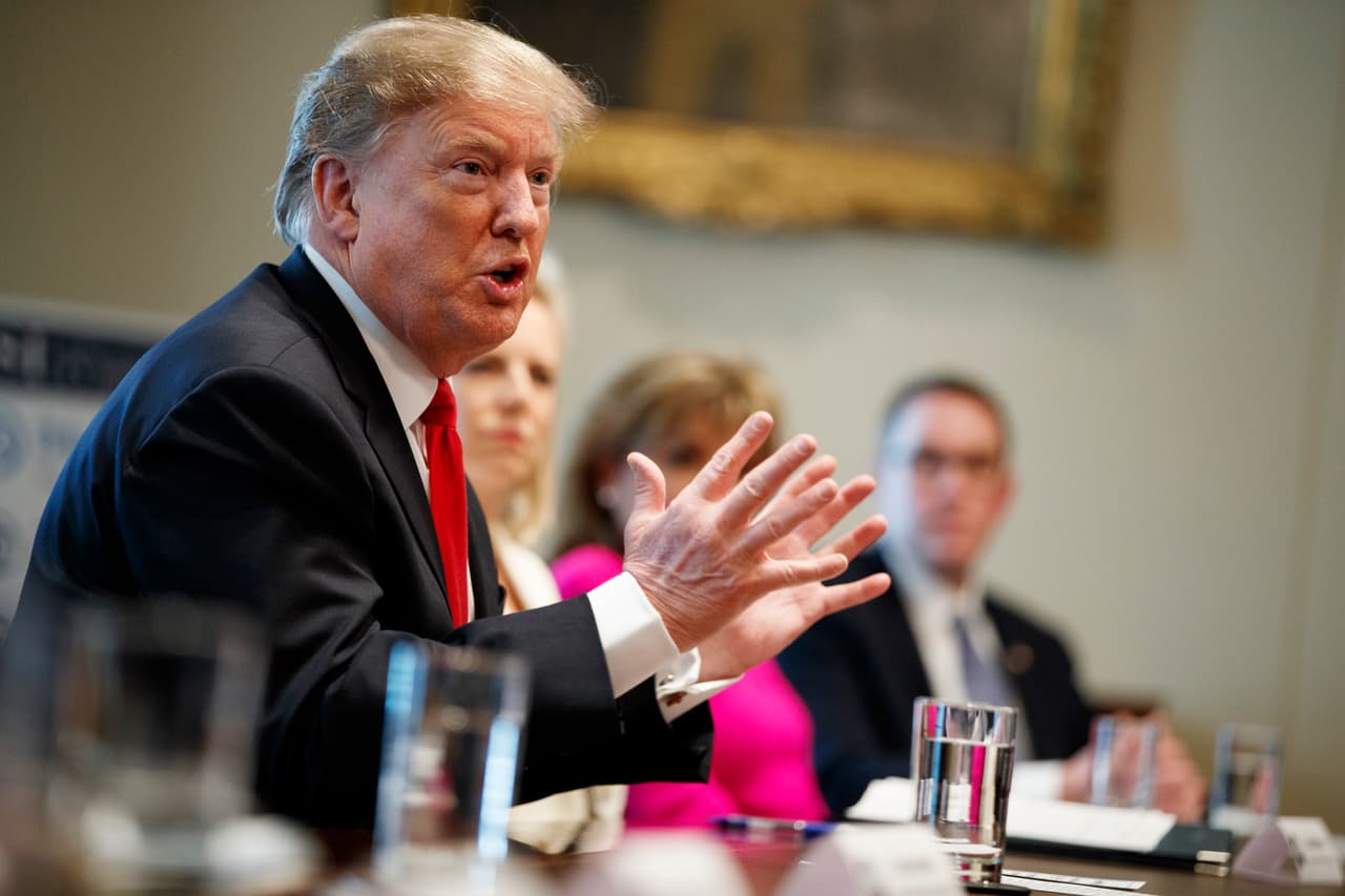 Trump dice que hay una "alta probabilidad" de que declare la emergencia para construir su muro fronterizo