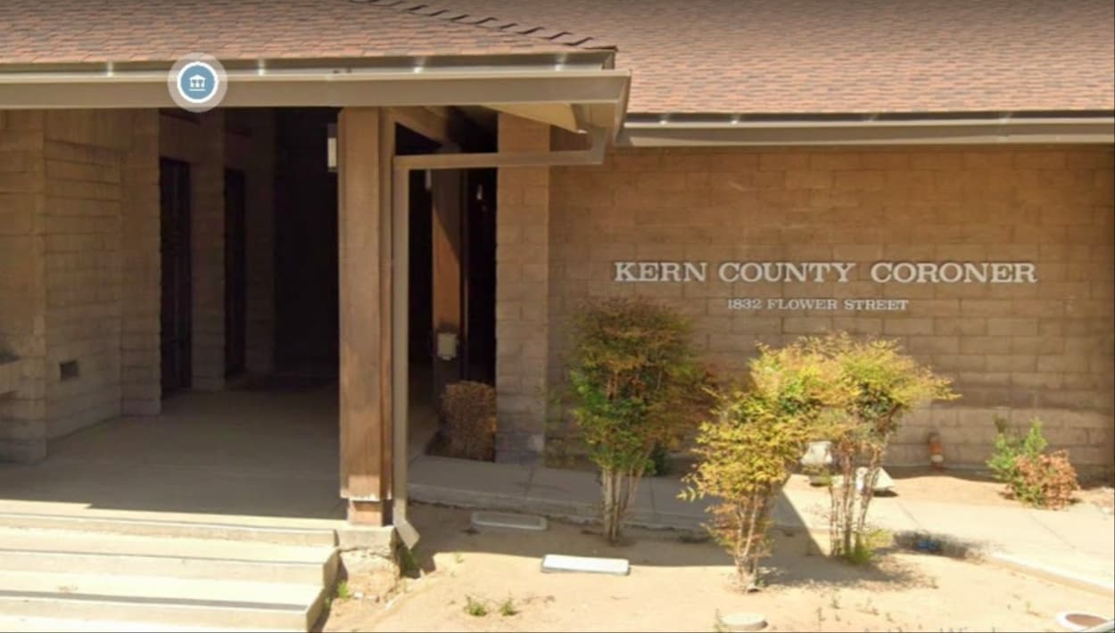 Padre de mujer asesinada demandó a la Oficina del Forense: esto fue lo que sucedió