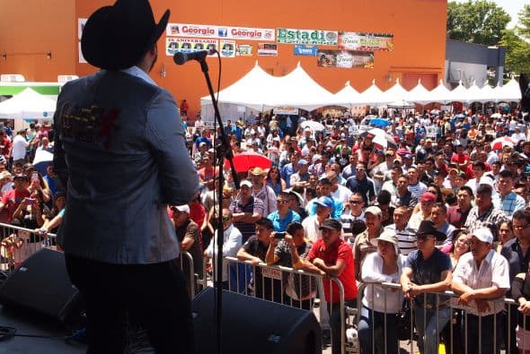 Cientos de personas se dieron cita para compartir en familia de la fiesta del 5 de mayo en donde la música, la comida y mucha diversión fueron parte de este festejo en Atlanta. Con bombos y platillo, como ya es costumbre año tras año, Univision 34 y Plaza Fiesta fueron parte de la alegría de esta conmemoración. ¡Mira las fotos de todo lo que se vivió en el evento!